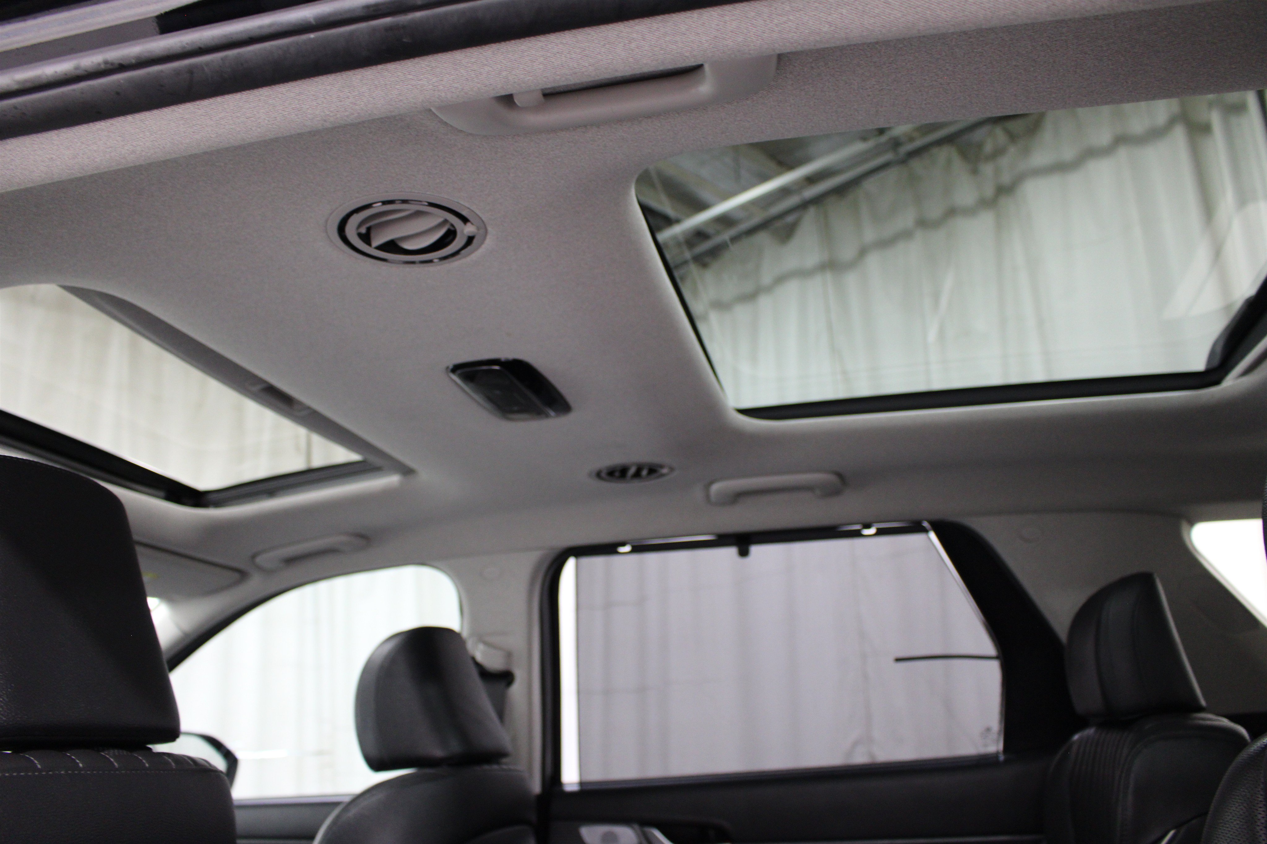Used 2023 Abyss Black Pearl Hyundai Limited image 24
