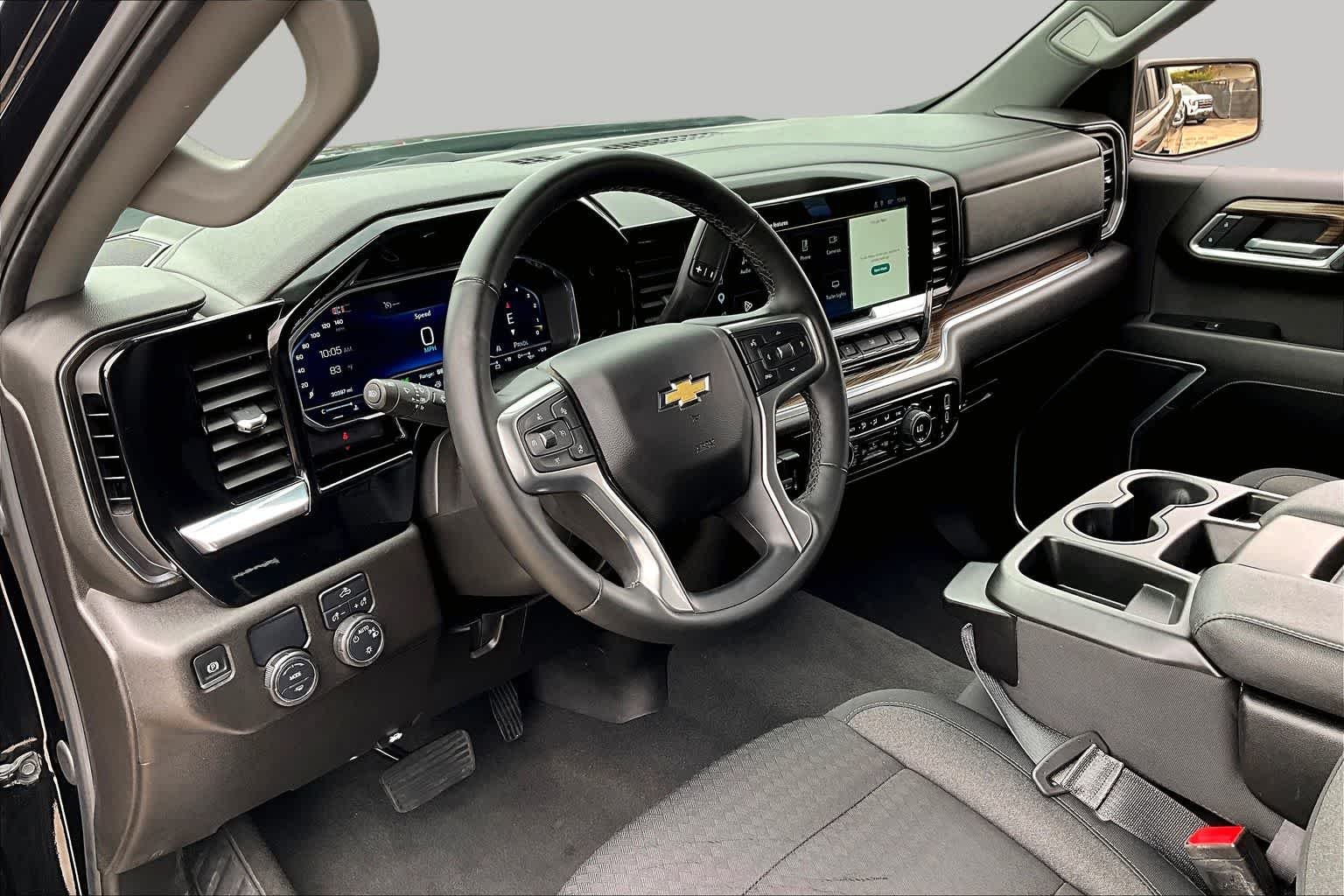 Used 2025 Black Chevrolet LT image 18