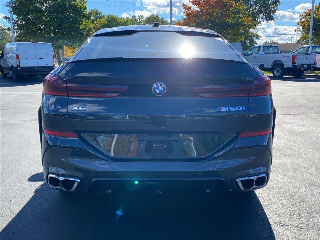 Used 2026 Black Sapphire Metallic BMW M60i image 10