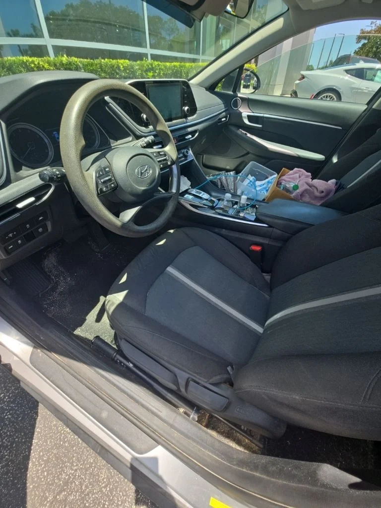 Used 2021 Silver Hyundai SE image 12