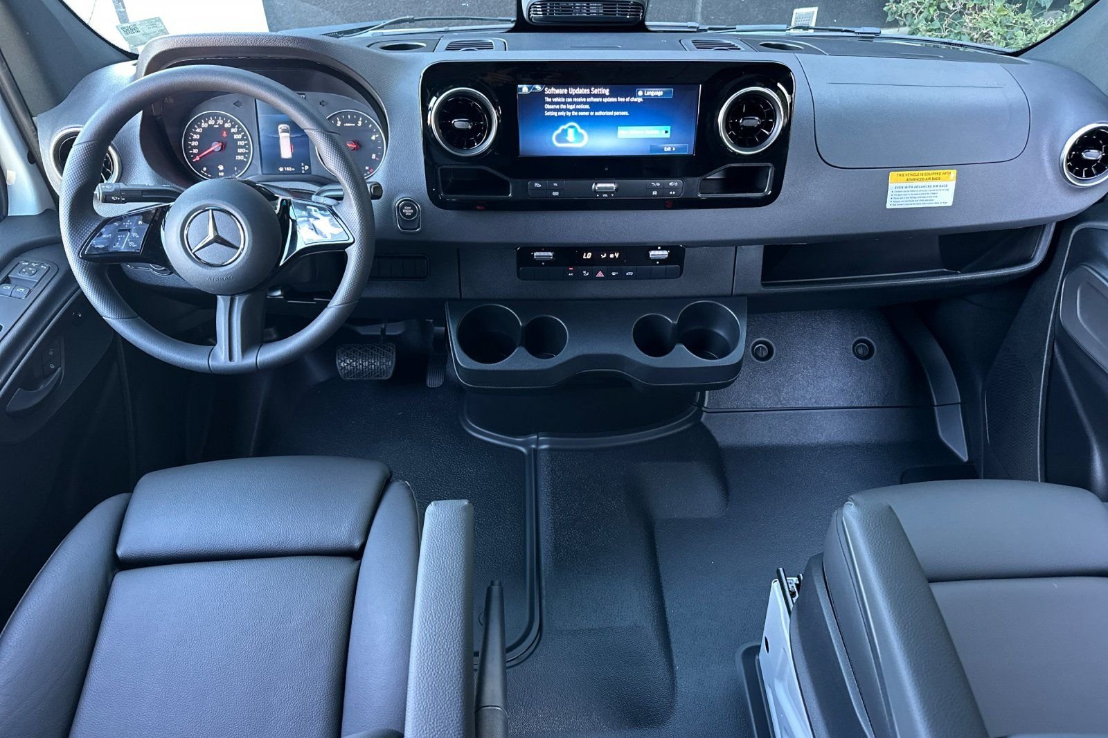 New 2026 Arctic+White Mercedes-Benz Cargo 144 WB image 2