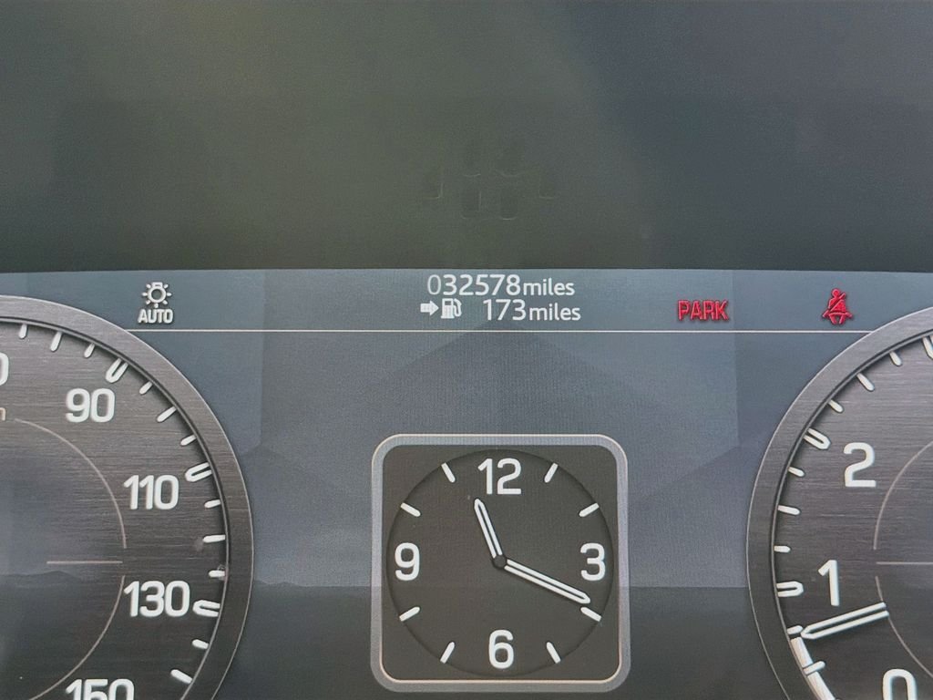 Used 2022 Green Land Rover S image 12