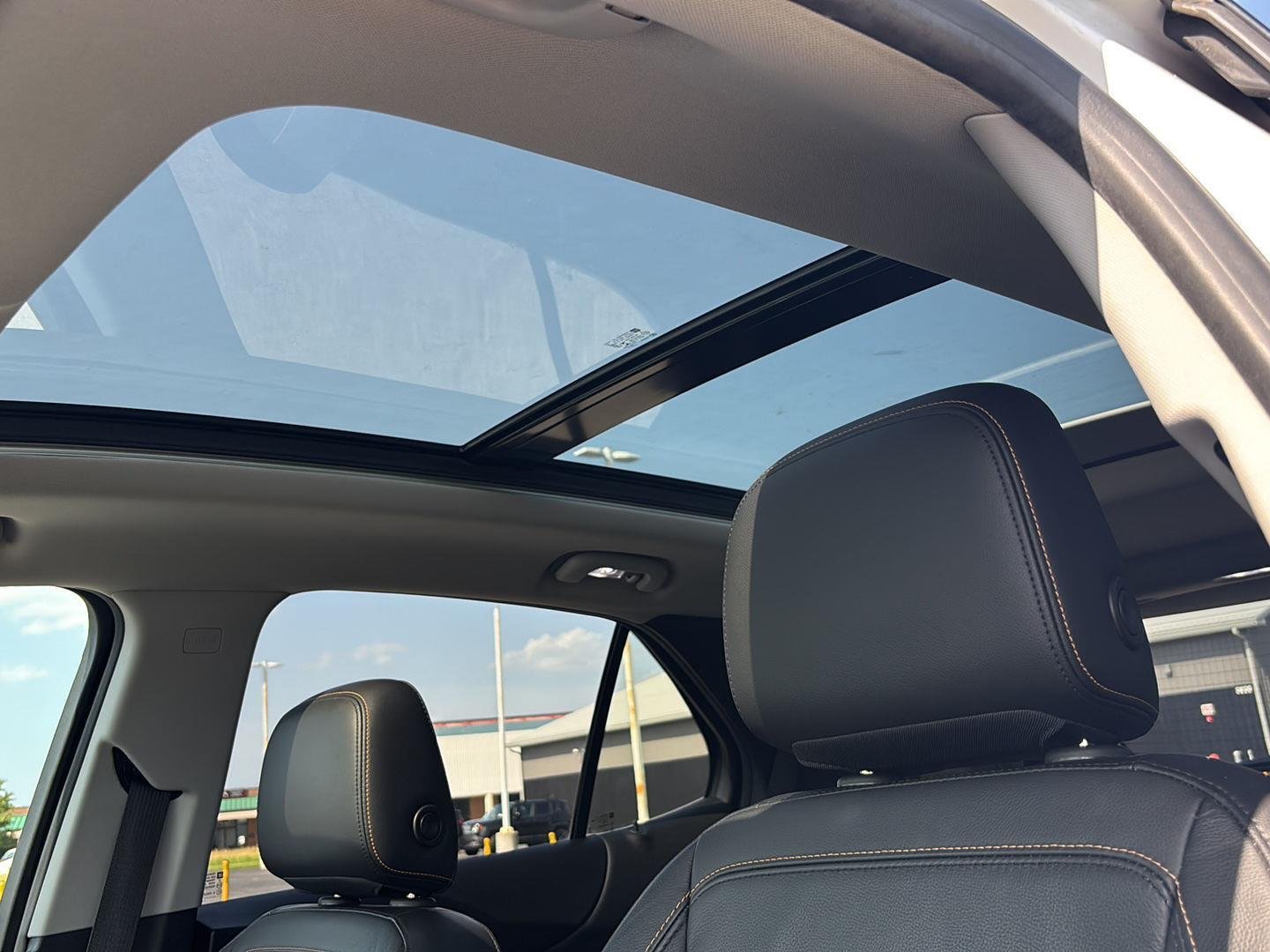 Used 2019 IRIDESCENT PEARL TRICOAT Chevrolet Premier image 19