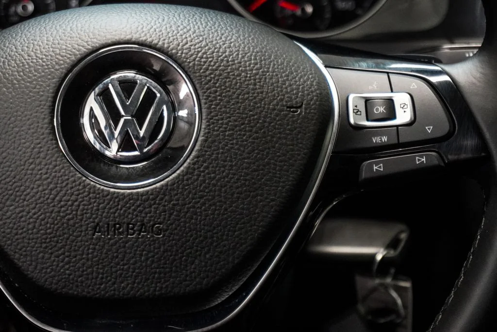 Used 2019  Volkswagen TSI S image 18