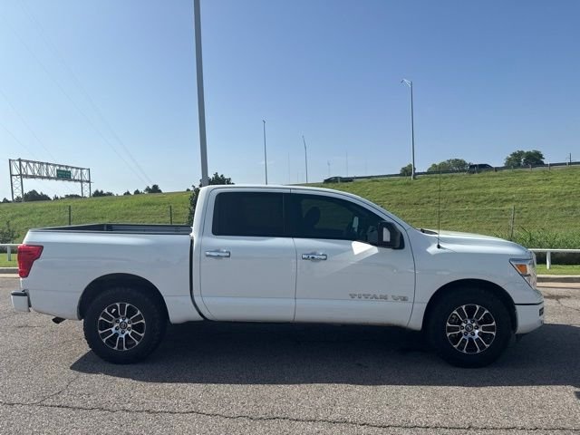 Used 2020 White Nissan SV image 3
