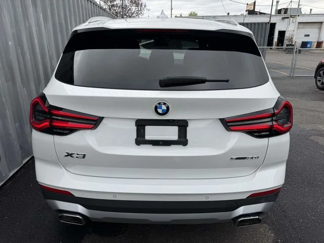 Used 2022 White BMW sDrive30i image 11