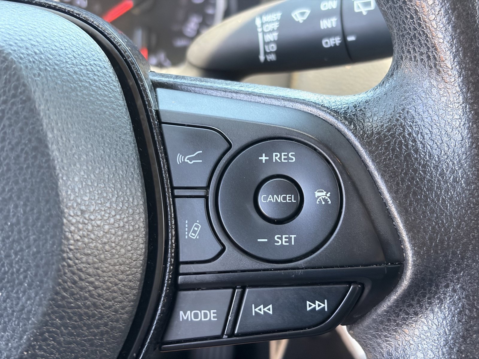Used 2022 Silver Toyota LE image 19