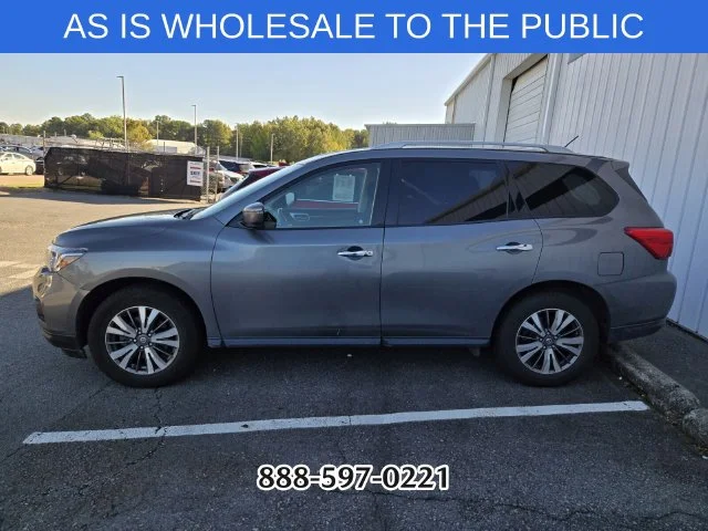 Used 2018 Gray Nissan SV image 2