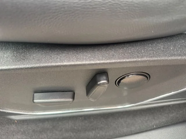 Used 2024 White Metallic Ford Lariat image 30