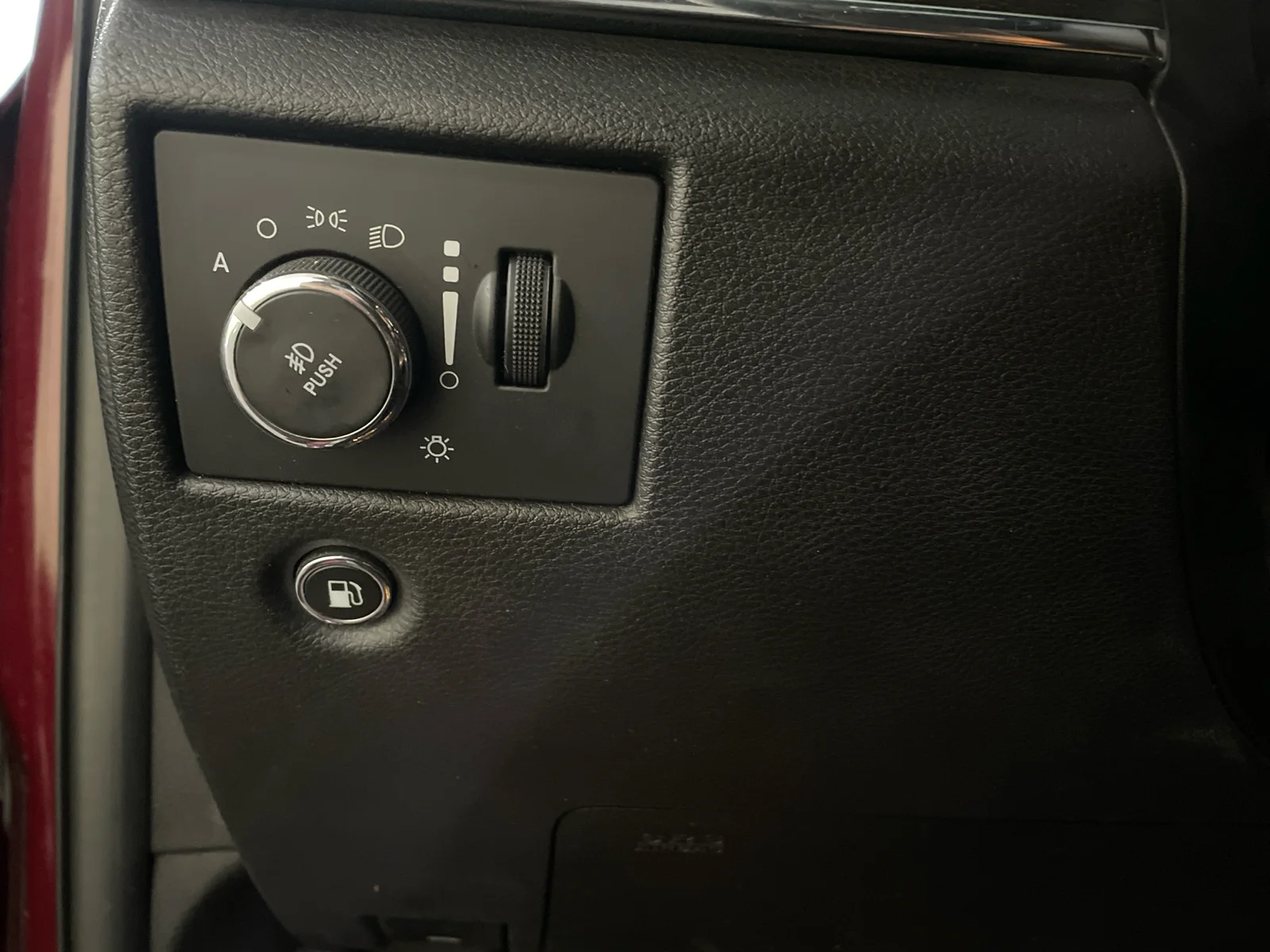 Used 2016 Velvet Red Pearlcoat Jeep Limited image 14