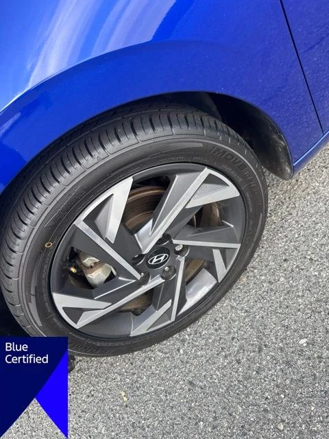 Used 2025 Blue Hyundai SEL Convenience image 9