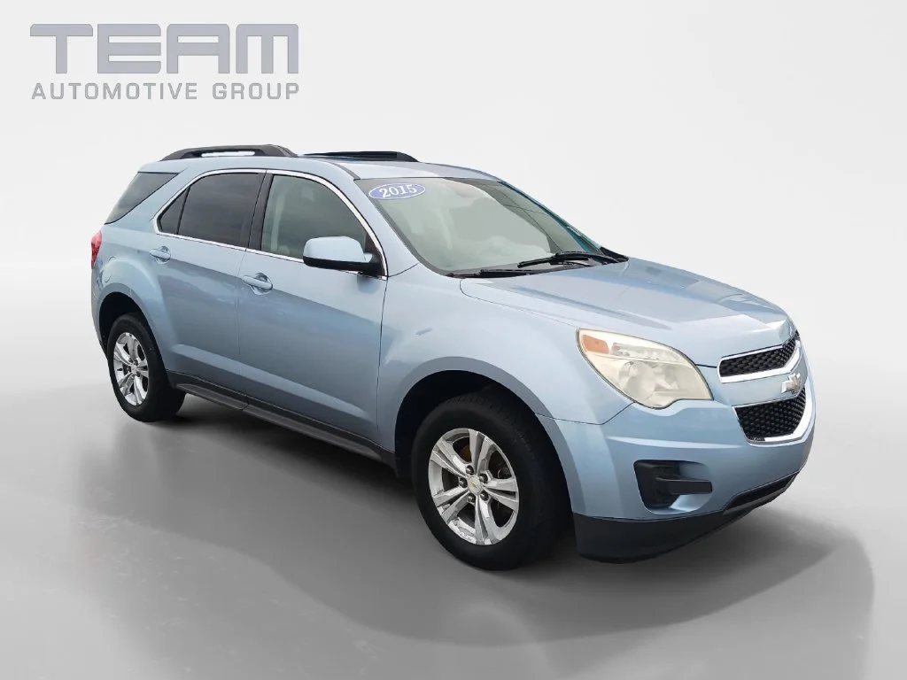 Used 2015 SILVER TOPAZ METALLIC Chevrolet LT image 1