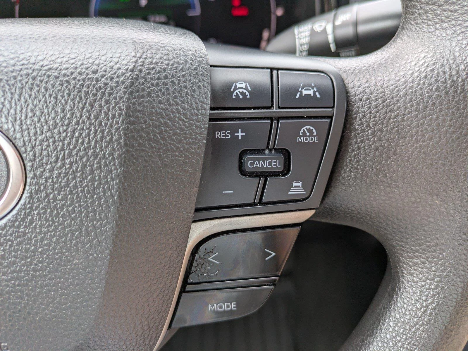 Certified Used 2025  Toyota LE image 22