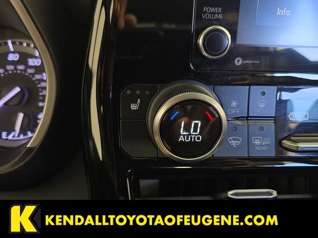 Used 2022  Toyota XLE image 19