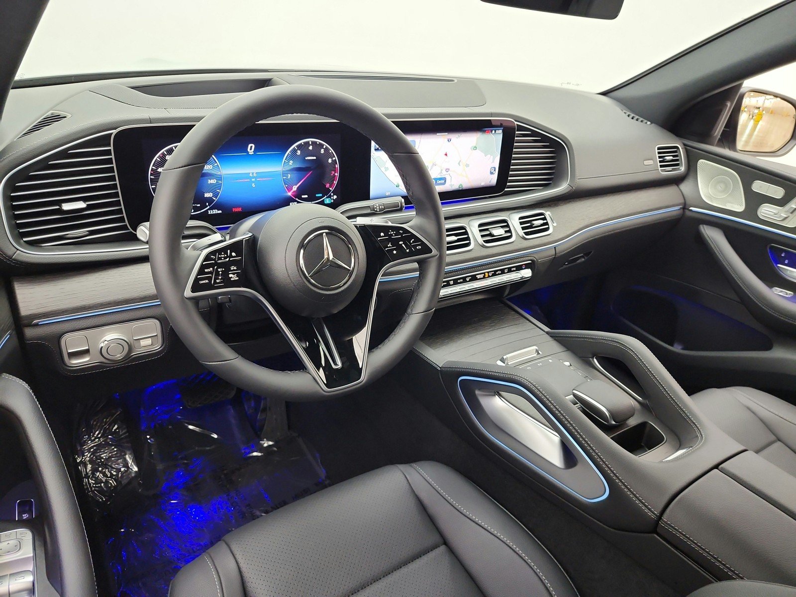 New 2026 MANUFAKTUR Alpine Grey Mercedes-Benz GLE 450 4MATIC® Coupe image 9