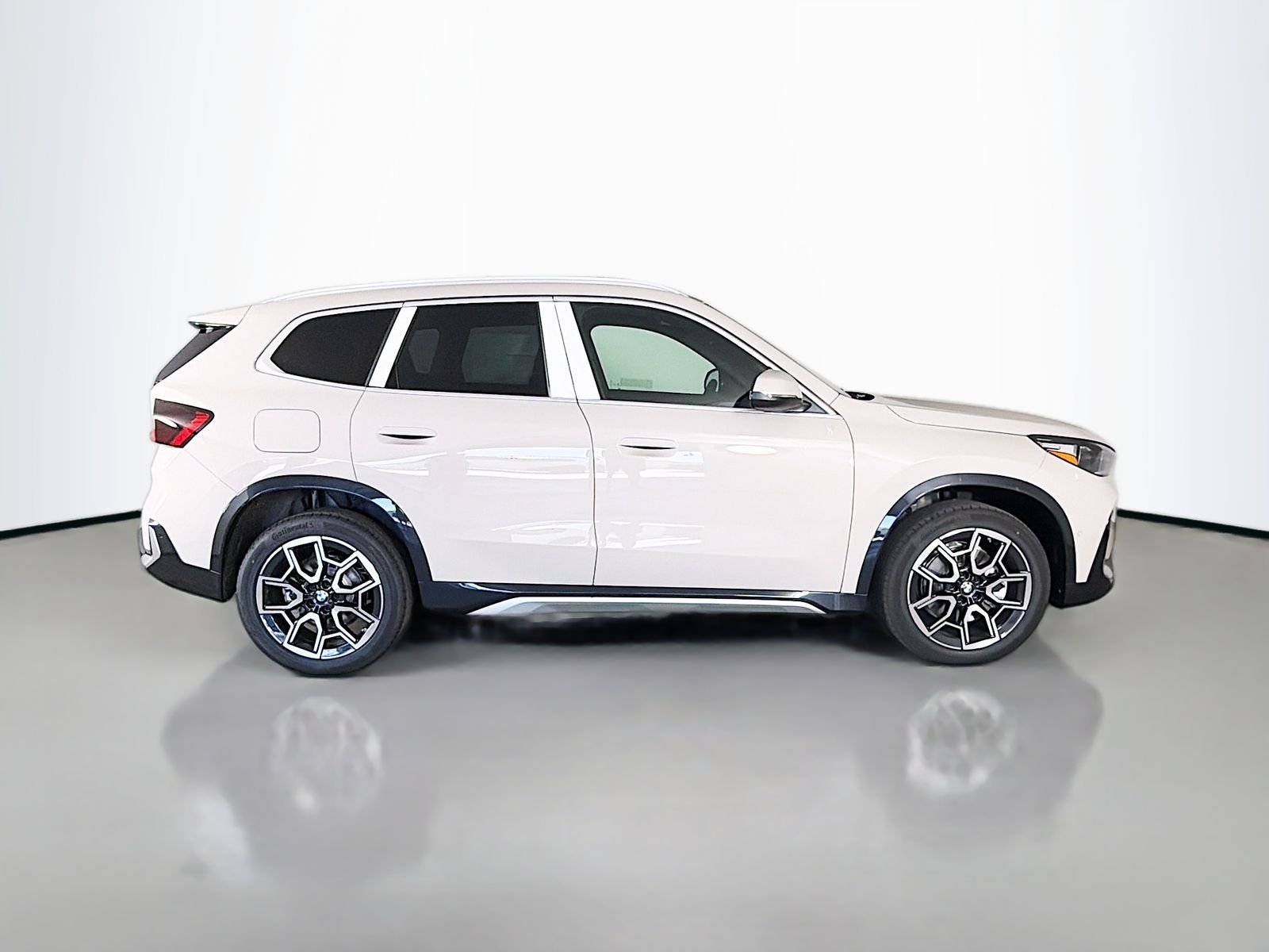 New 2026 Dune Grey Metallic BMW xDrive28i image 8