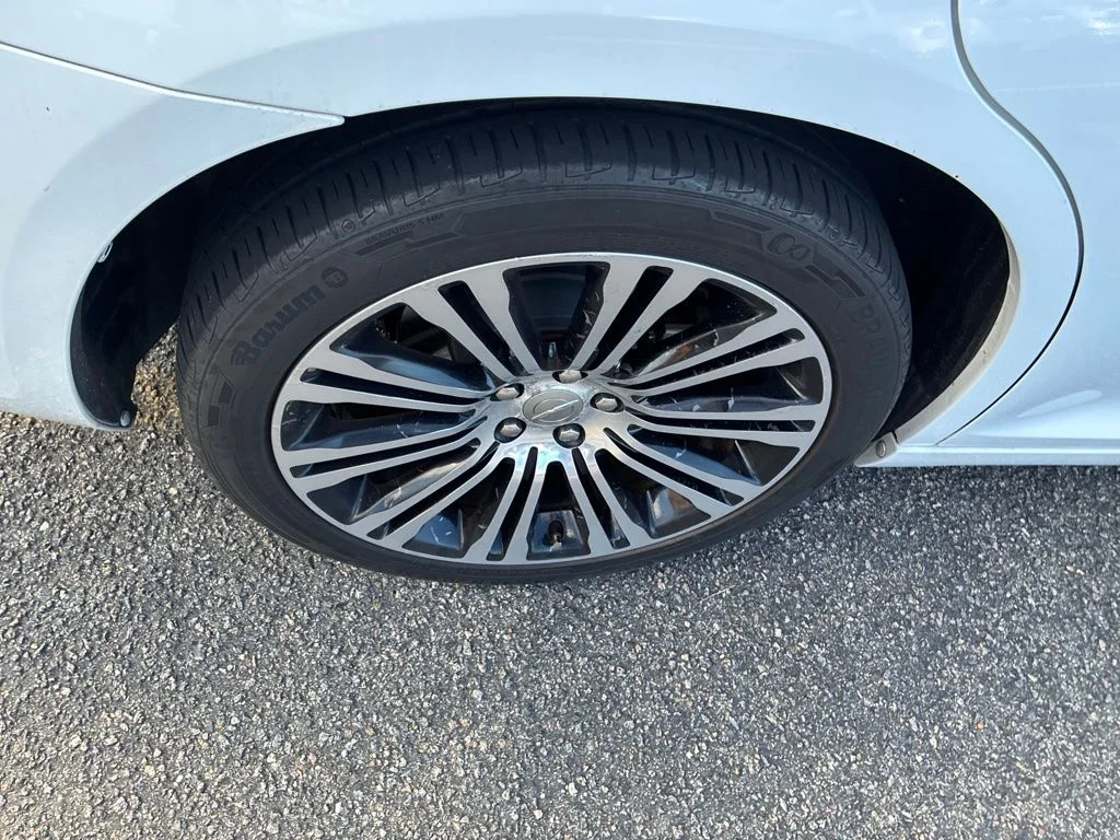 Used 2013 White Chrysler S image 11