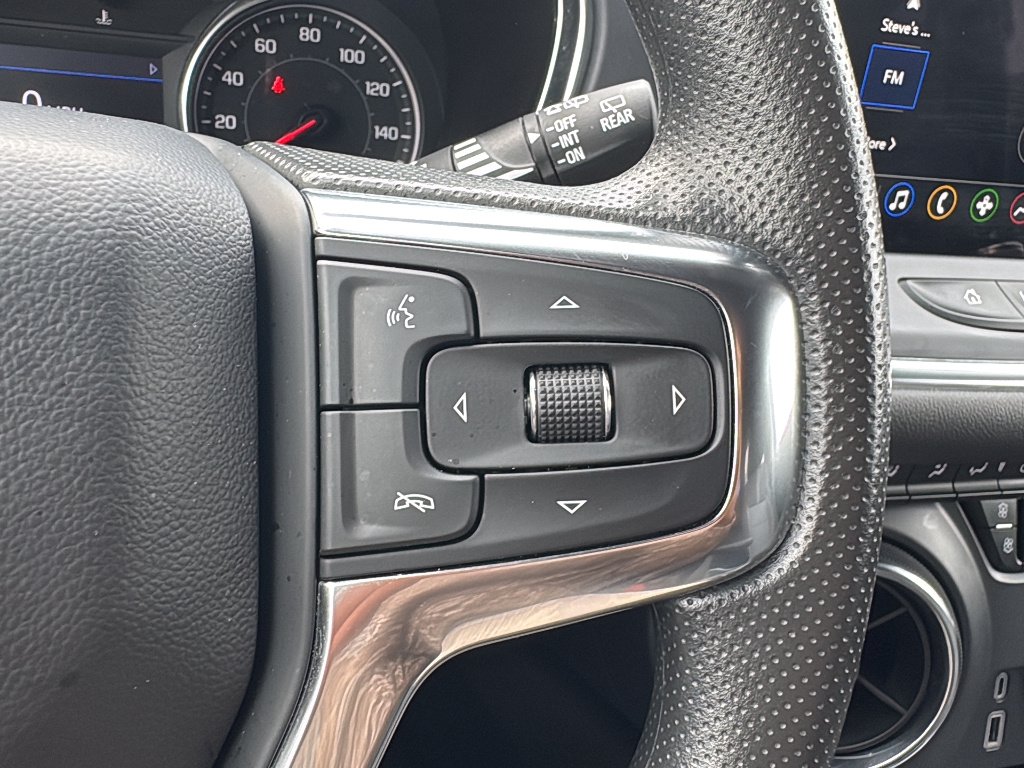 Used 2025 Summit White Chevrolet 2LT image 21