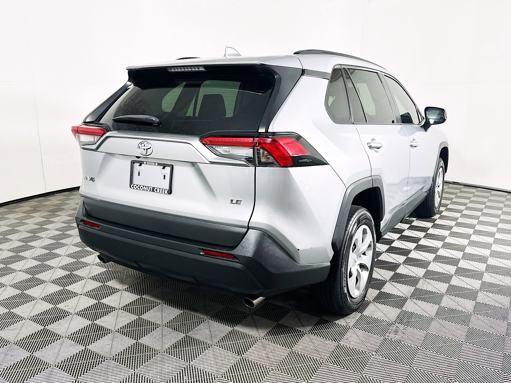 2021 Toyota RAV4 thumbnail 5