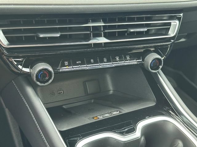 New 2027 Mosaic Black Metallic Chevrolet LT image 15