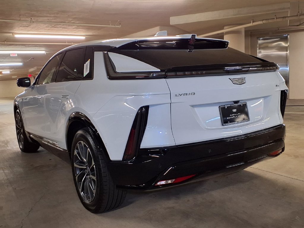 2027 Cadillac LYRIQ Sport - Photo 10