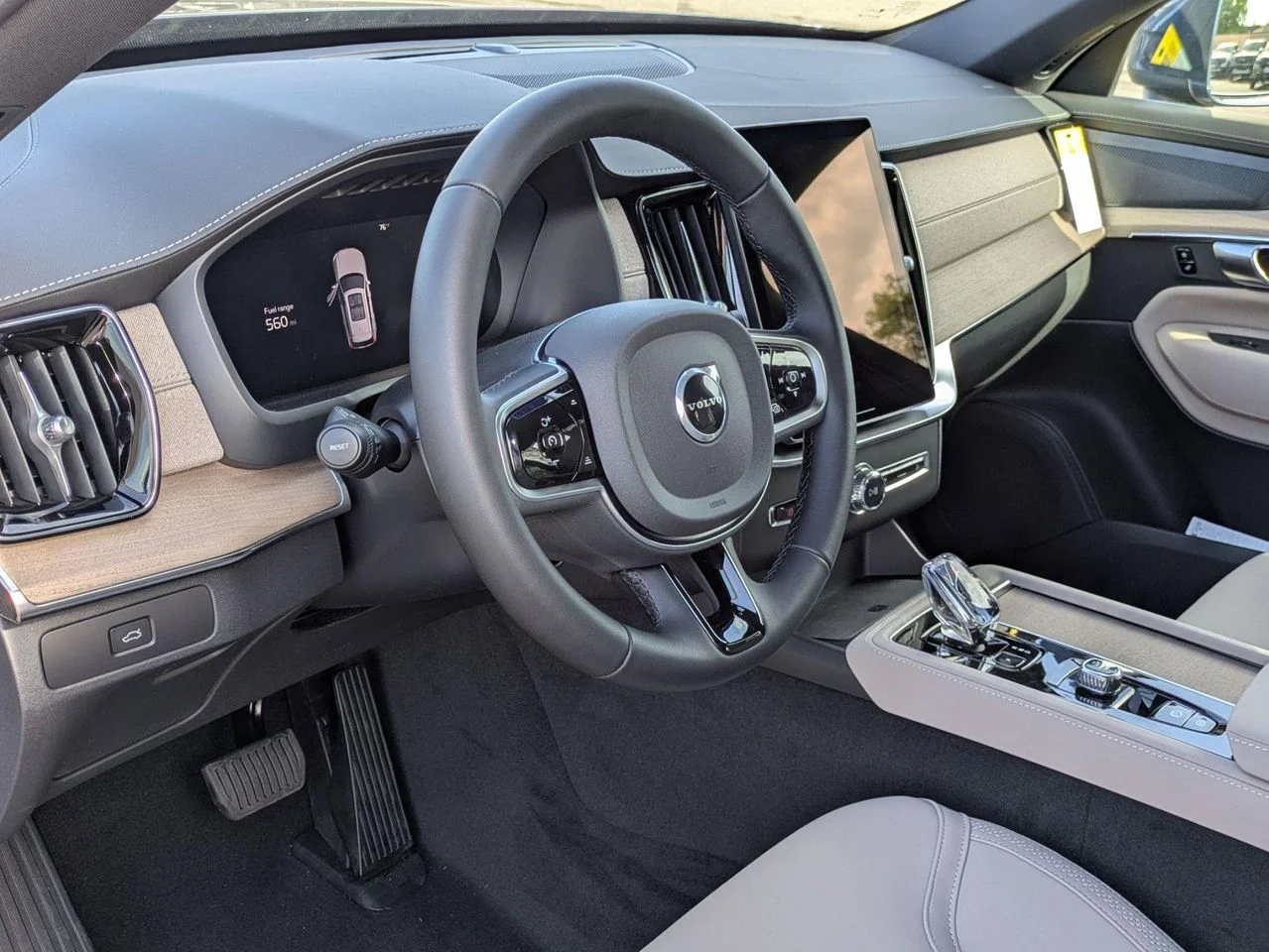 2026 Volvo XC90 Plus - Photo 7
