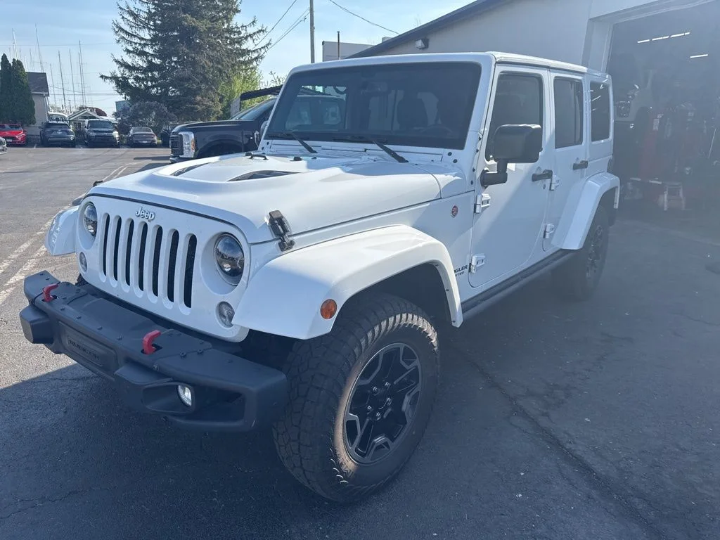 Used 2016 White Jeep Unlimited Rubicon image 12