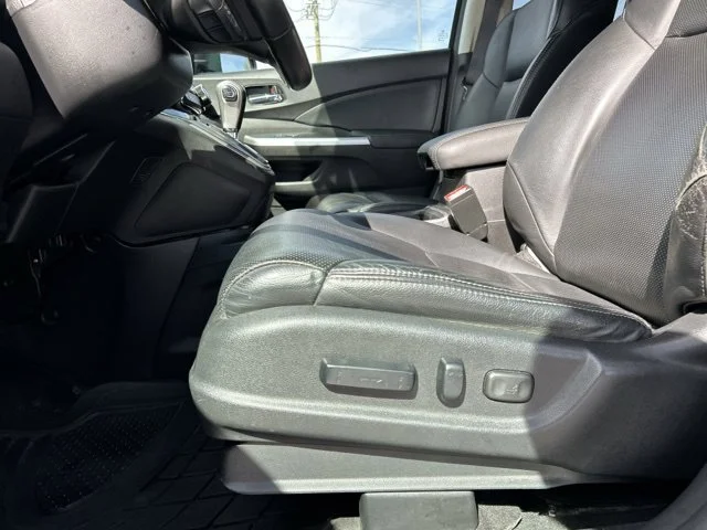 Used 2016 Alabaster Silver Metallic Honda EX-L image 28