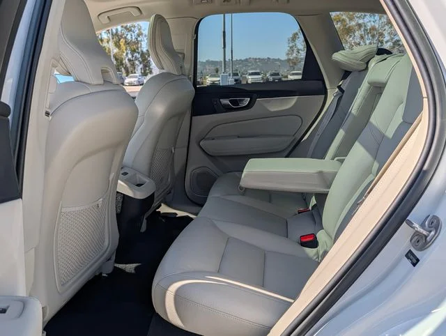 2023 Volvo XC60 Plus - Photo 13