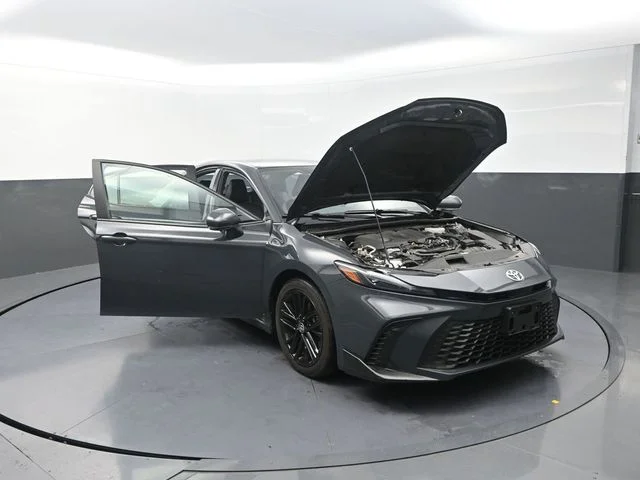 Used 2025  Toyota SE image 38
