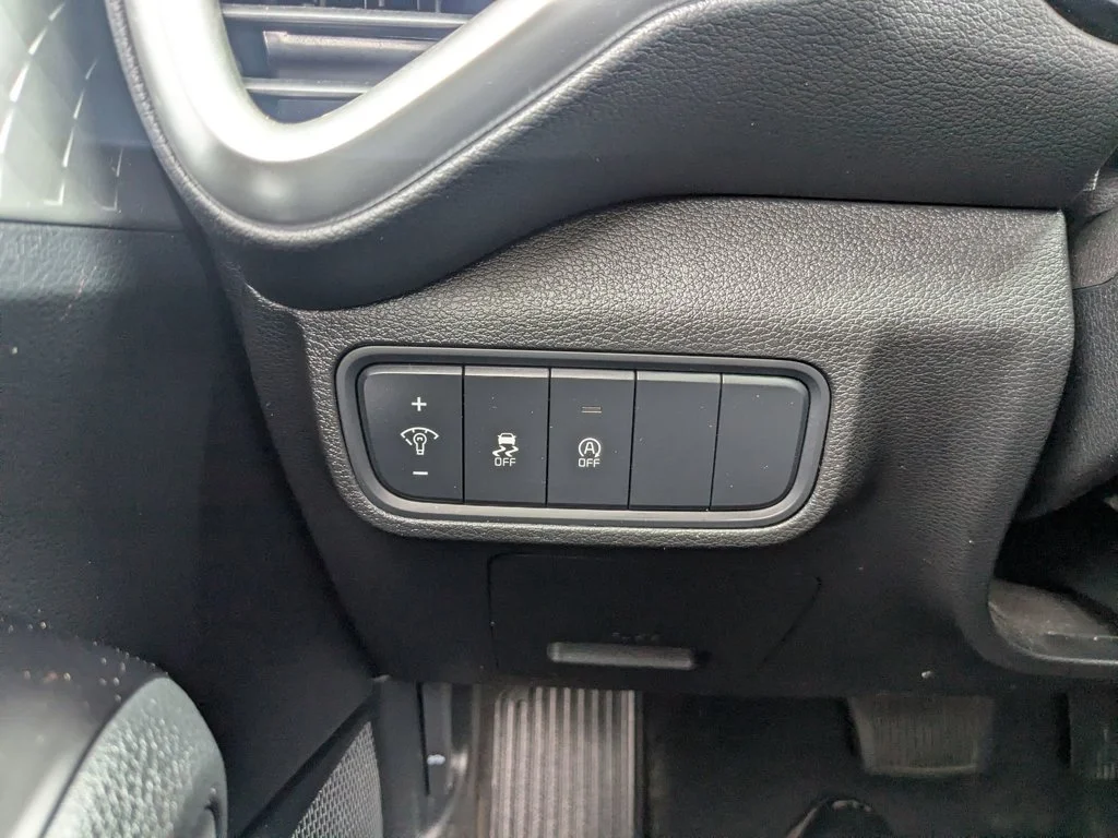 Used 2025 Inferno Red Kia LX image 19