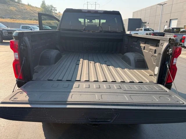 Used 2021 Black Chevrolet High Country image 23