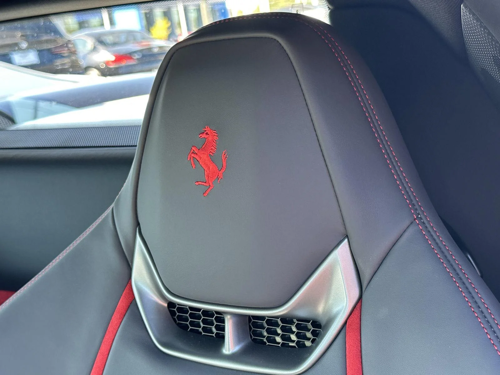 Used 2025 Bianco Cervino Ferrari  image 12