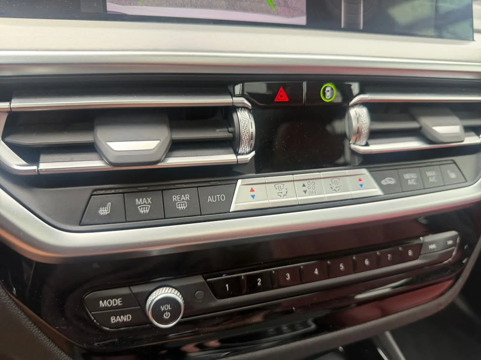 Used 2022 Mineral White Metallic BMW xDrive30i image 36