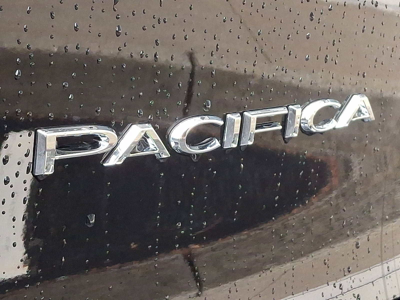 New 2026 Diamond Black Crystal Pearl-Coat Exterior Paint Chrysler Select image 9