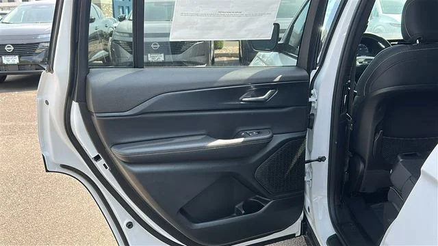 2025 Jeep Grand Cherokee L Laredo - Photo 23