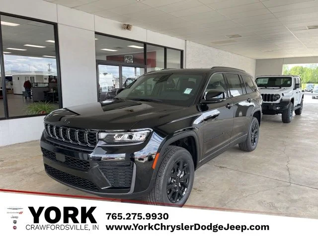 New 2026 Diamond Black Crystal Pearl-Coat Exterior Paint Jeep Altitude image 1