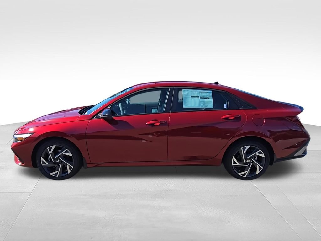 Used 2025 Red Hyundai SEL Sport image 5