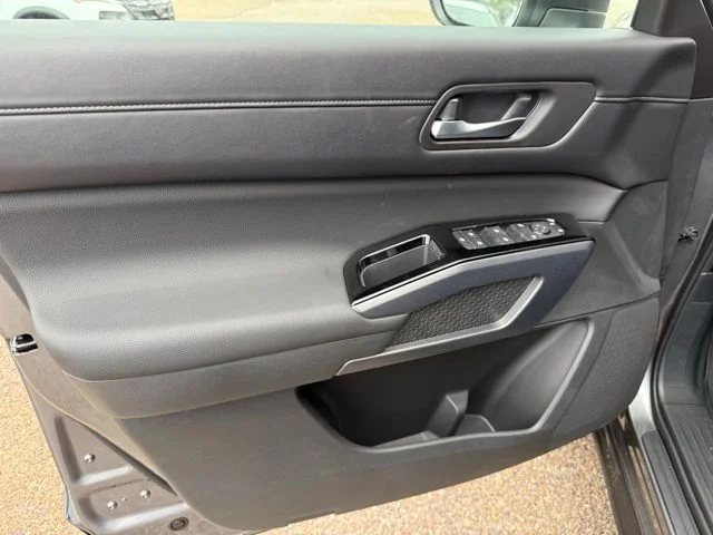 New 2026 Gun Metallic Nissan SL image 15