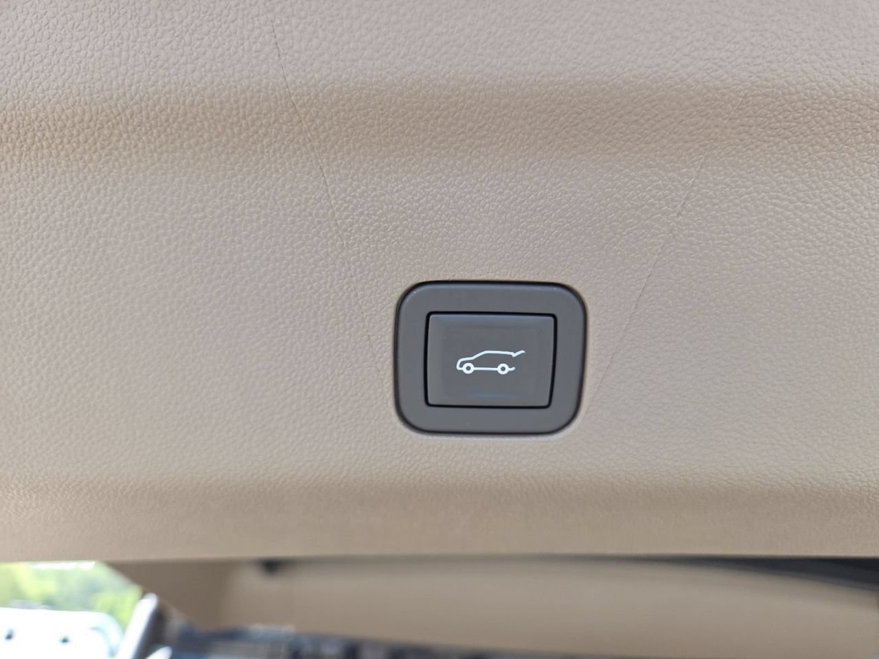 2026 GMC Yukon XL Denali - Photo 28