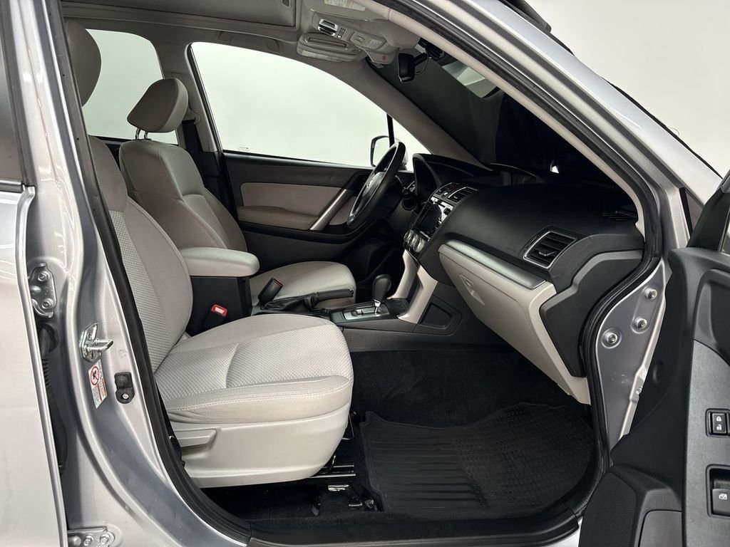 Used 2016 Ice Silver Metallic Subaru 2.5i Premium image 18