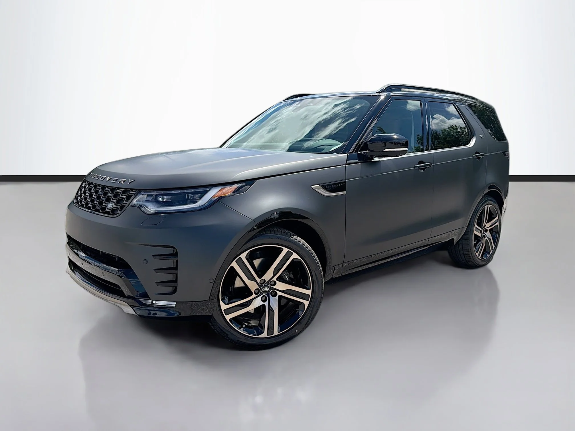 New 2026 Carpathian Grey Land Rover Tempest Edition image 1