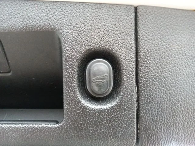 Used 2020 White Chevrolet Premier image 36