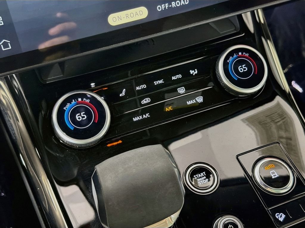 Certified Used 2023  Land Rover SE Dynamic image 16