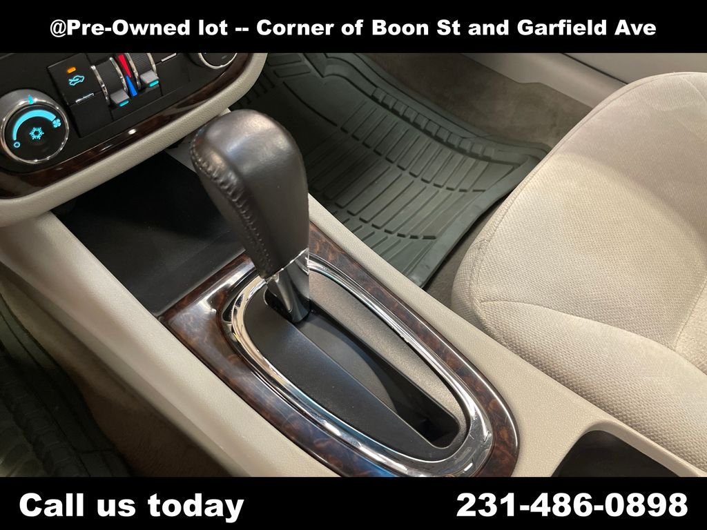 Used 2012 White Chevrolet LT image 25