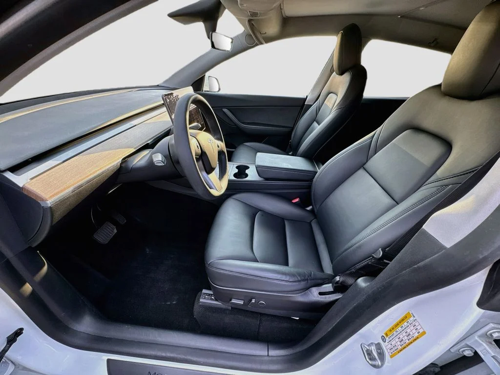 Used 2021 White Tesla Long Range image 19