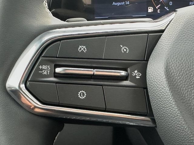 New 2027 Summit White Chevrolet LT image 10