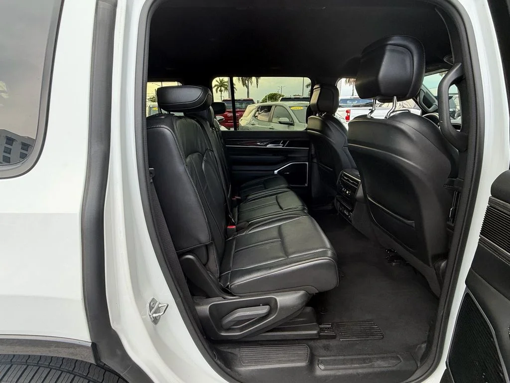 Used 2022 White Jeep Series II image 18