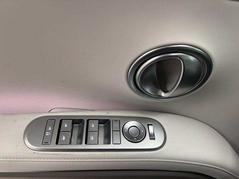 New 2027 Black Hyundai SEL Premium AWD image 21