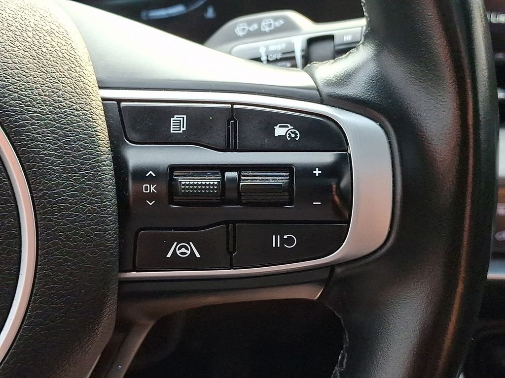 Used 2023 White Kia X-Line image 24